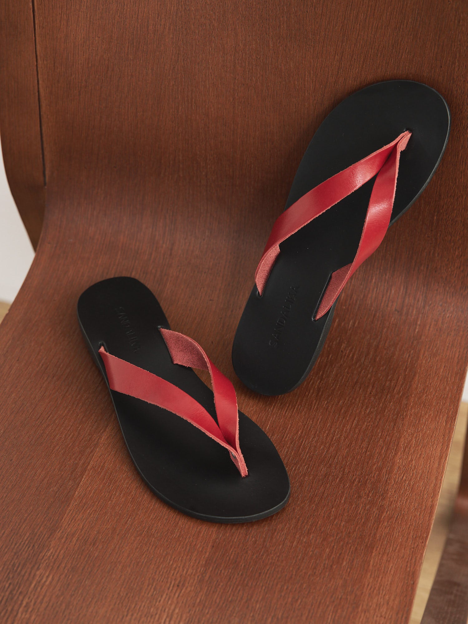 Soof flip flop red leather