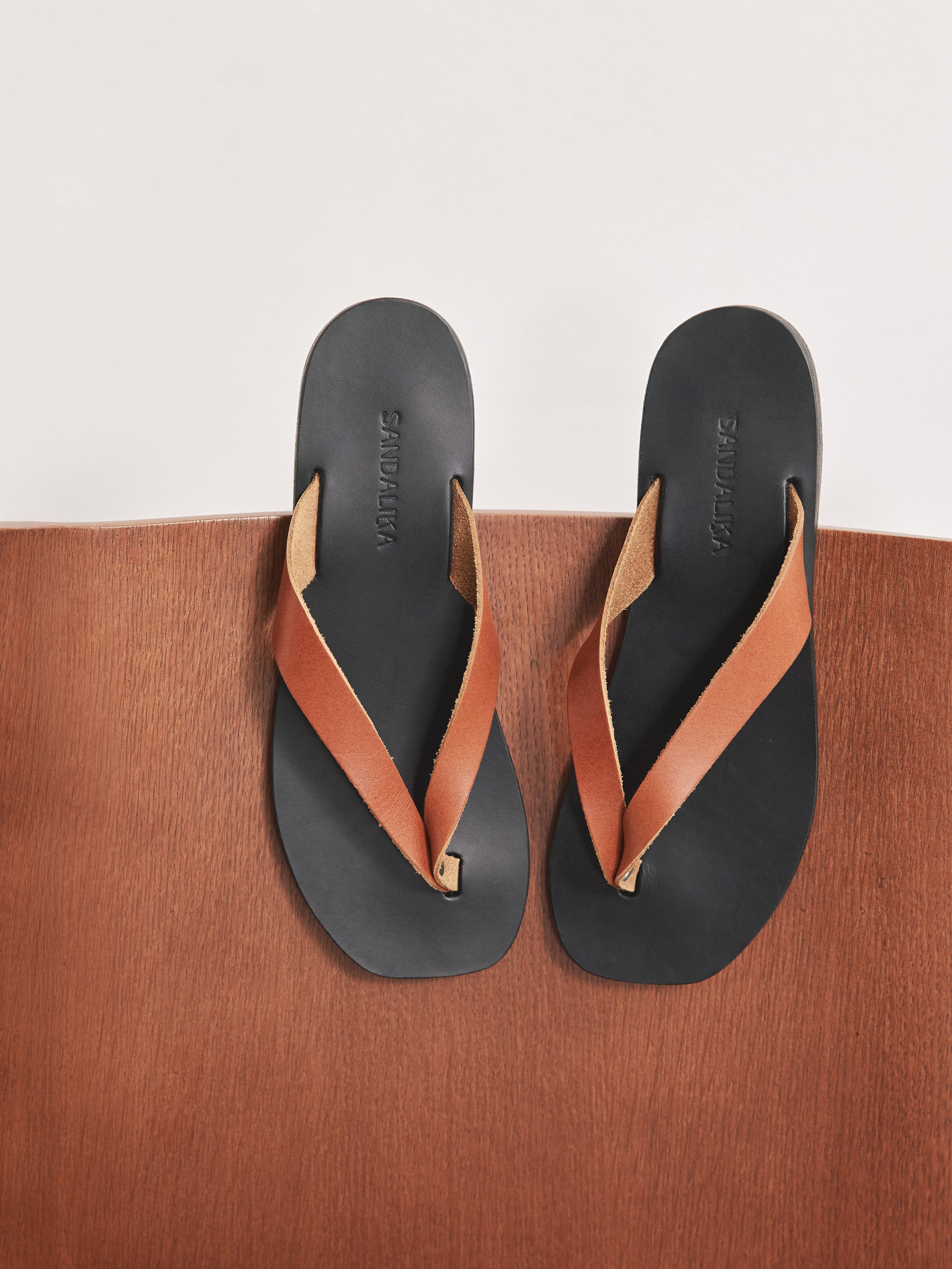 Soof square flip flop tamba leather