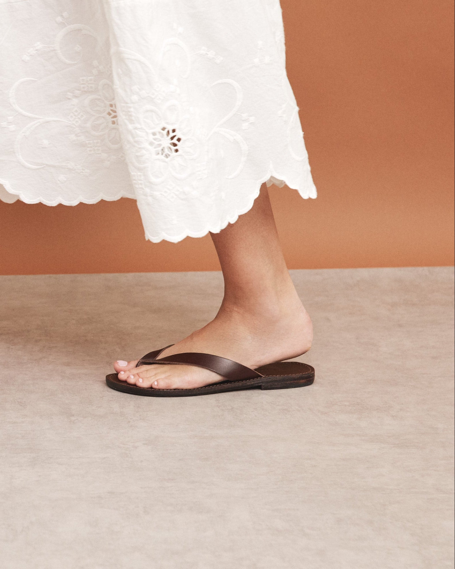 Soof flip flop dark brown leather